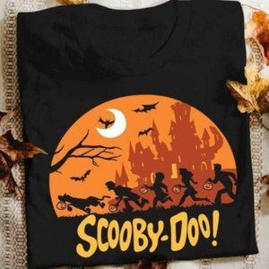 Scooby Doo Running At Halloween Night T Shirt